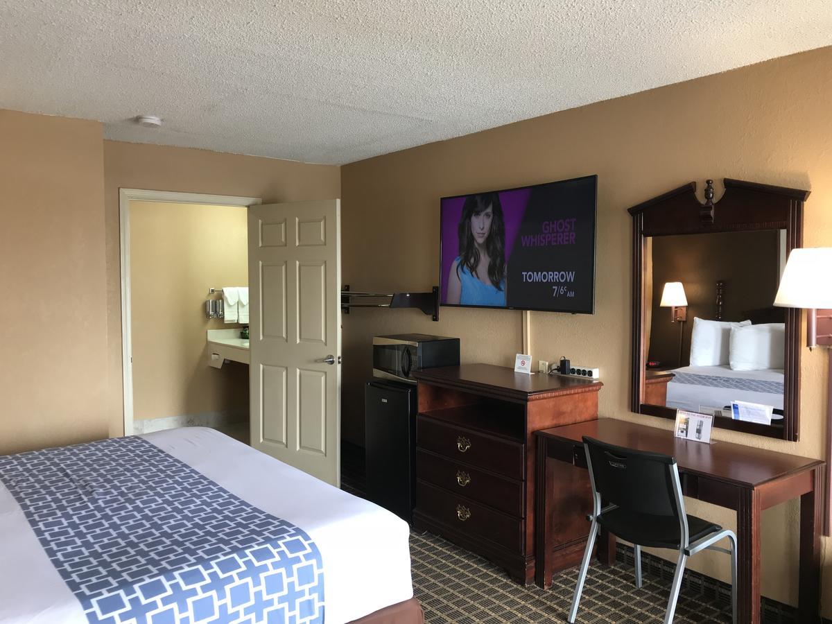 Star Plus Inn & Suites Selmer Екстер'єр фото