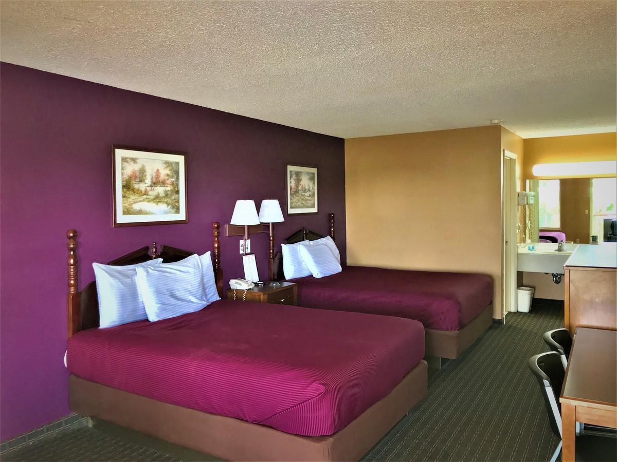 Star Plus Inn & Suites Selmer Екстер'єр фото