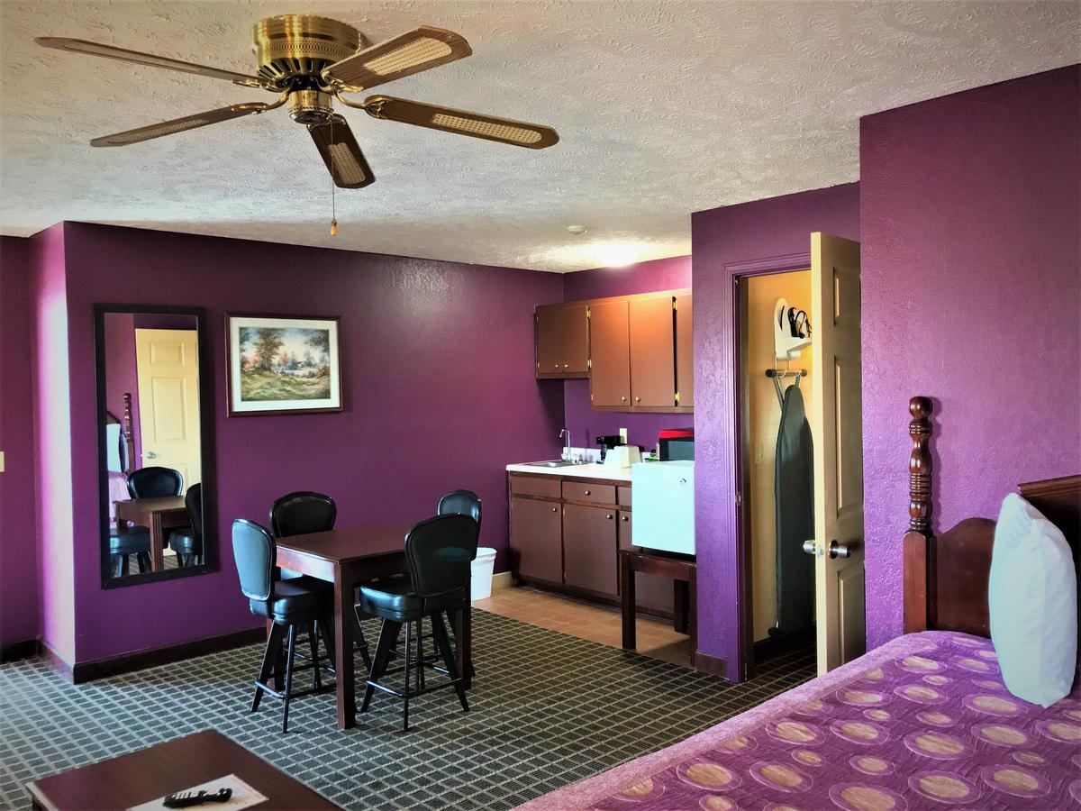 Star Plus Inn & Suites Selmer Екстер'єр фото
