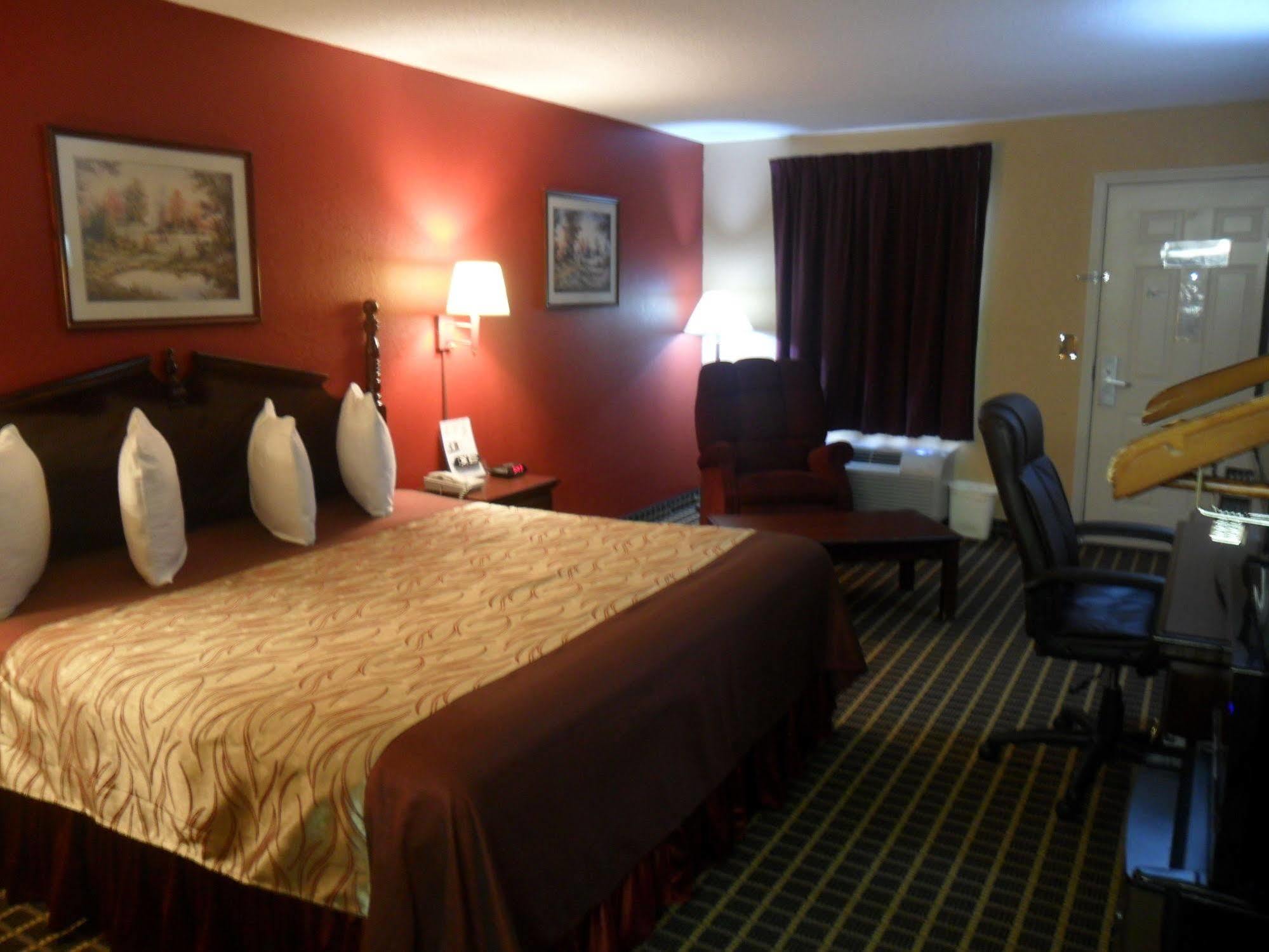 Star Plus Inn & Suites Selmer Екстер'єр фото
