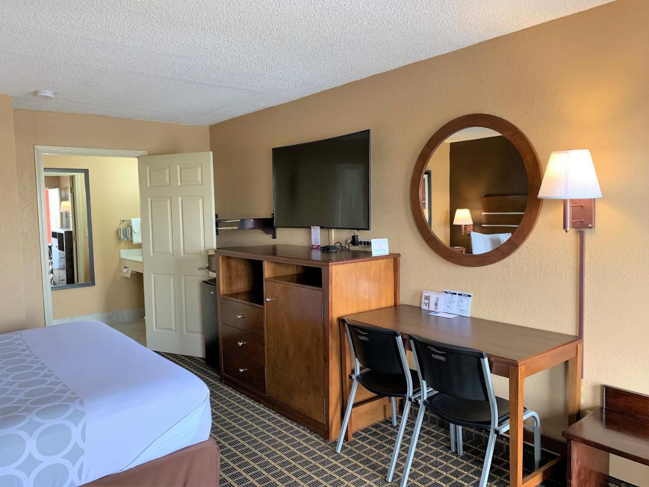 Star Plus Inn & Suites Selmer Екстер'єр фото