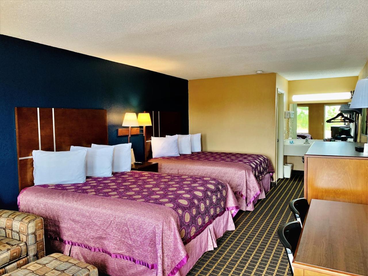 Star Plus Inn & Suites Selmer Екстер'єр фото