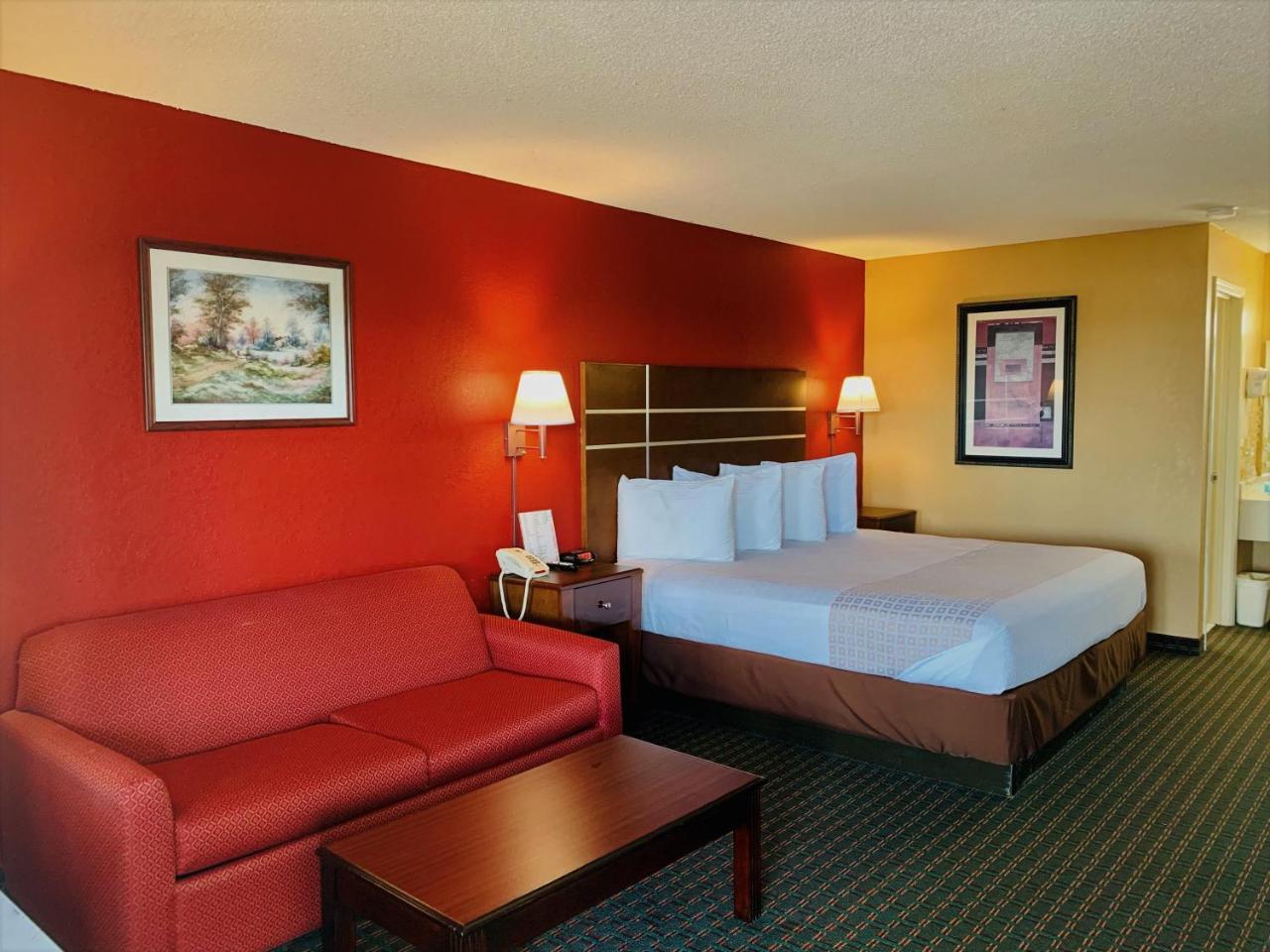 Star Plus Inn & Suites Selmer Екстер'єр фото