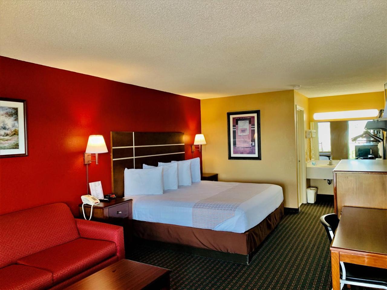 Star Plus Inn & Suites Selmer Екстер'єр фото
