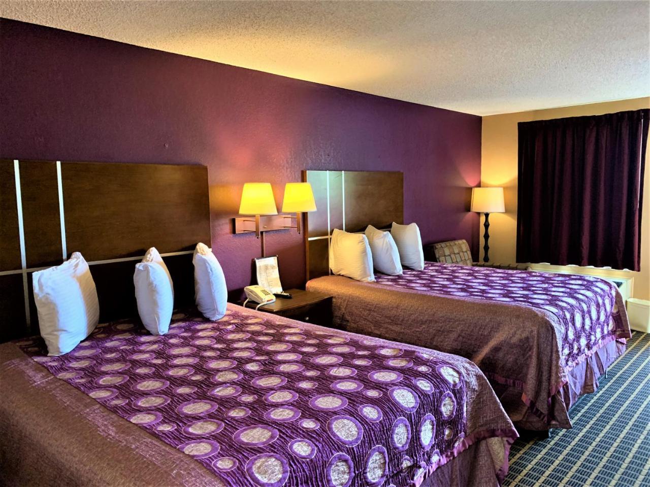Star Plus Inn & Suites Selmer Екстер'єр фото