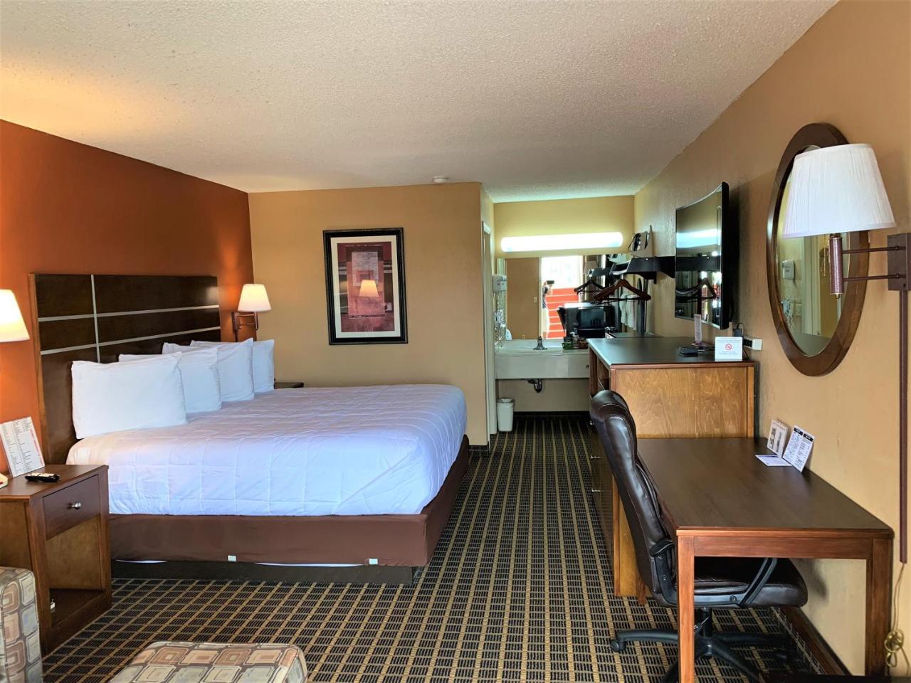 Star Plus Inn & Suites Selmer Екстер'єр фото