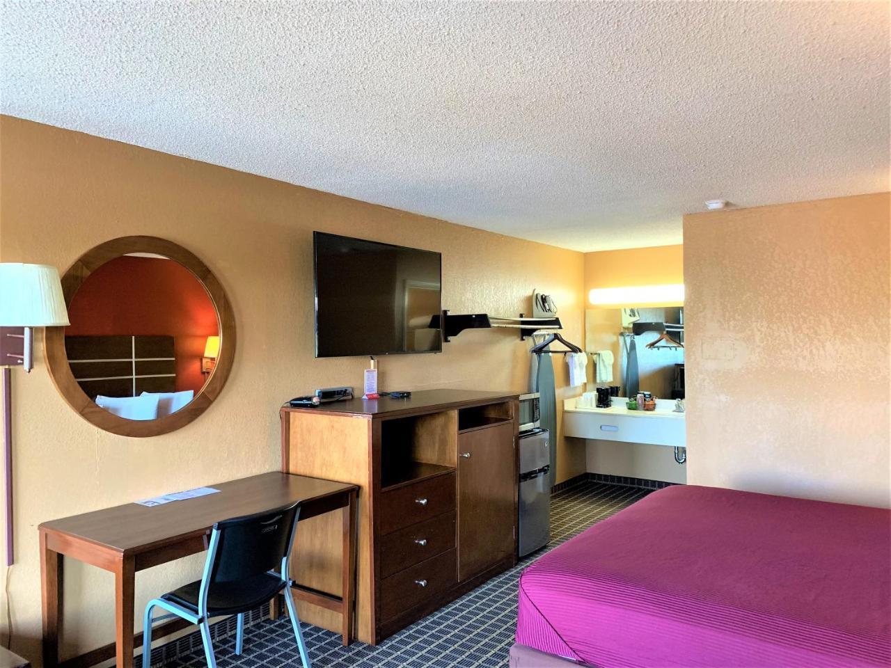 Star Plus Inn & Suites Selmer Екстер'єр фото