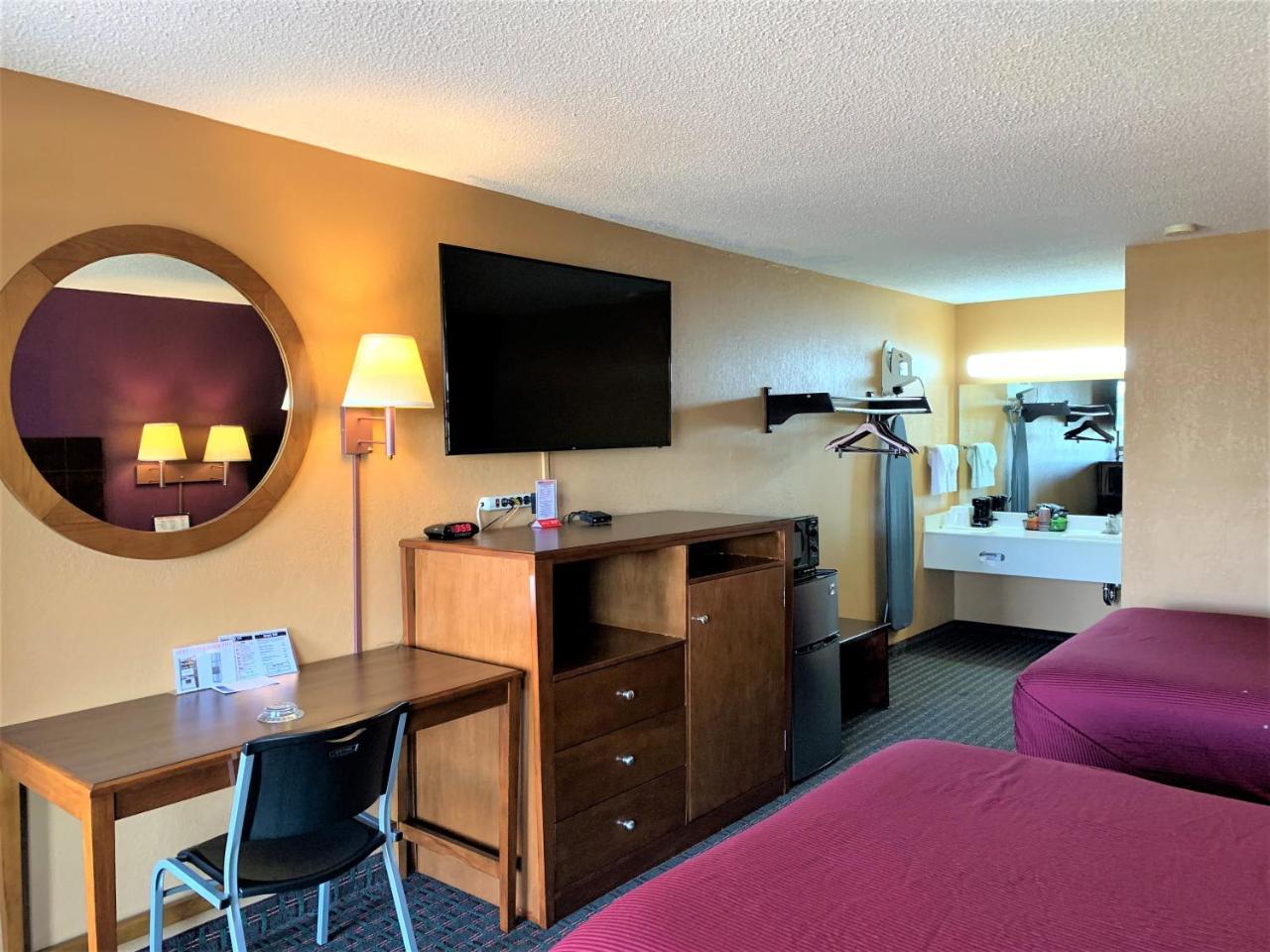 Star Plus Inn & Suites Selmer Екстер'єр фото