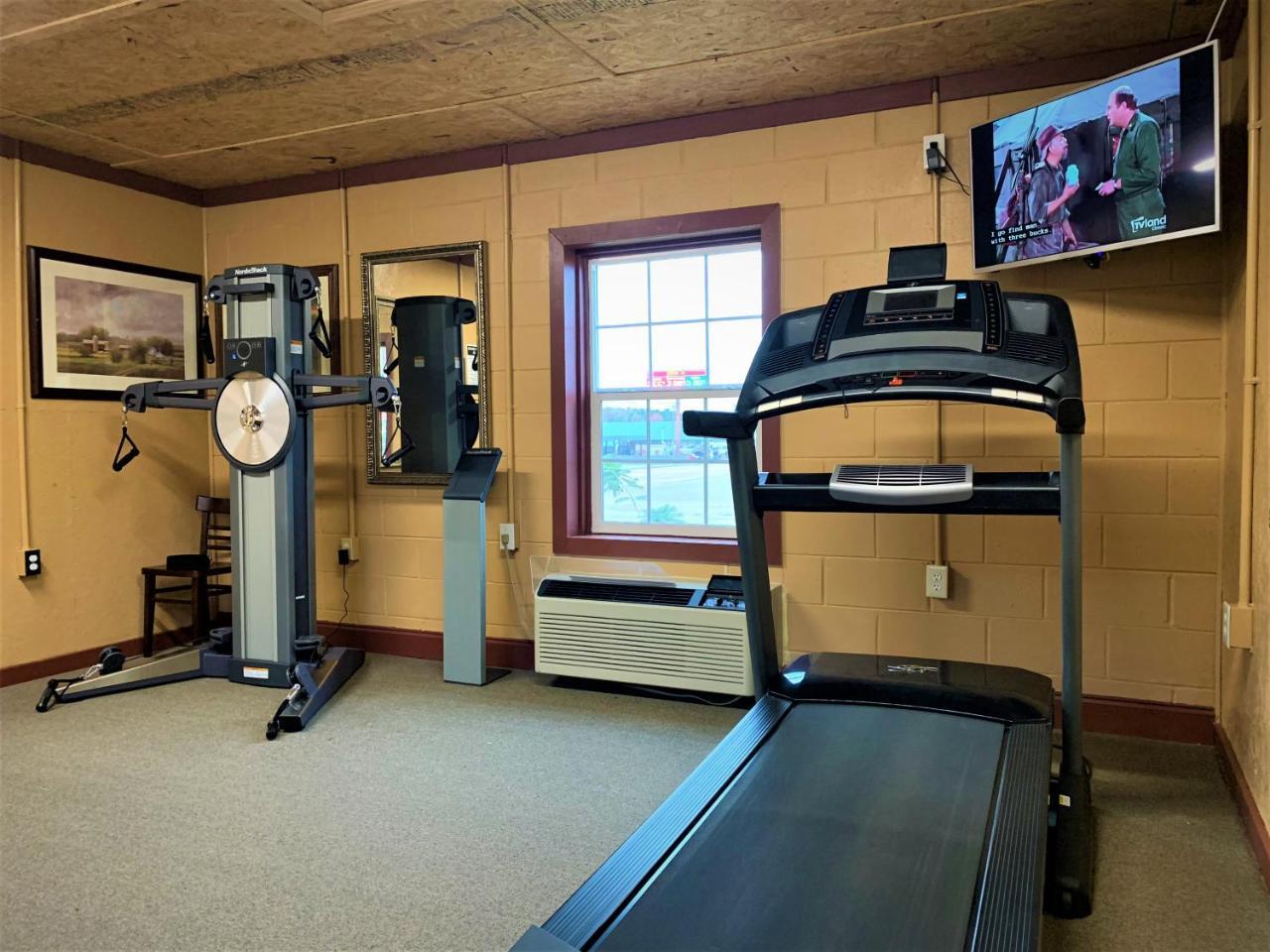 Star Plus Inn & Suites Selmer Екстер'єр фото