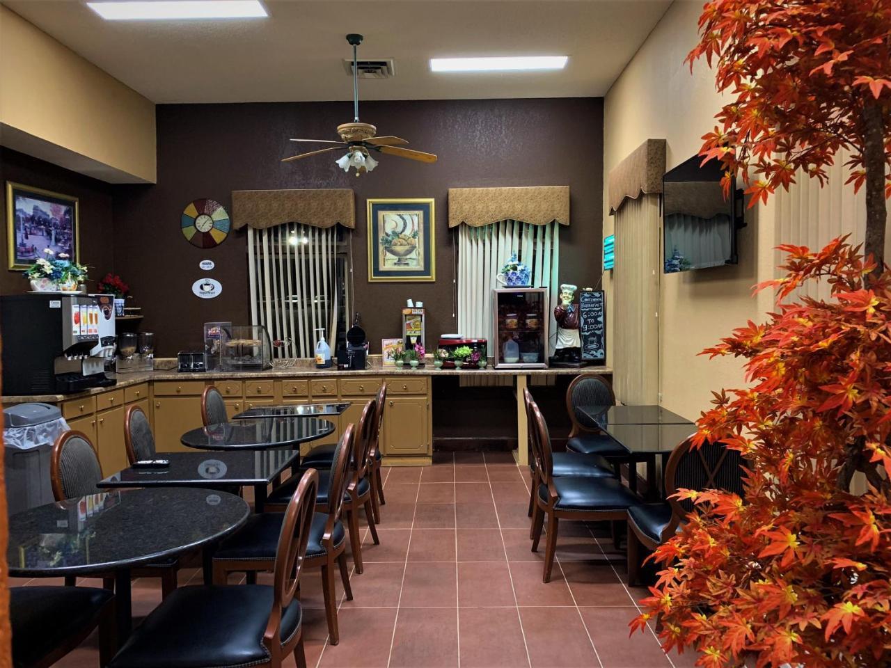 Star Plus Inn & Suites Selmer Екстер'єр фото