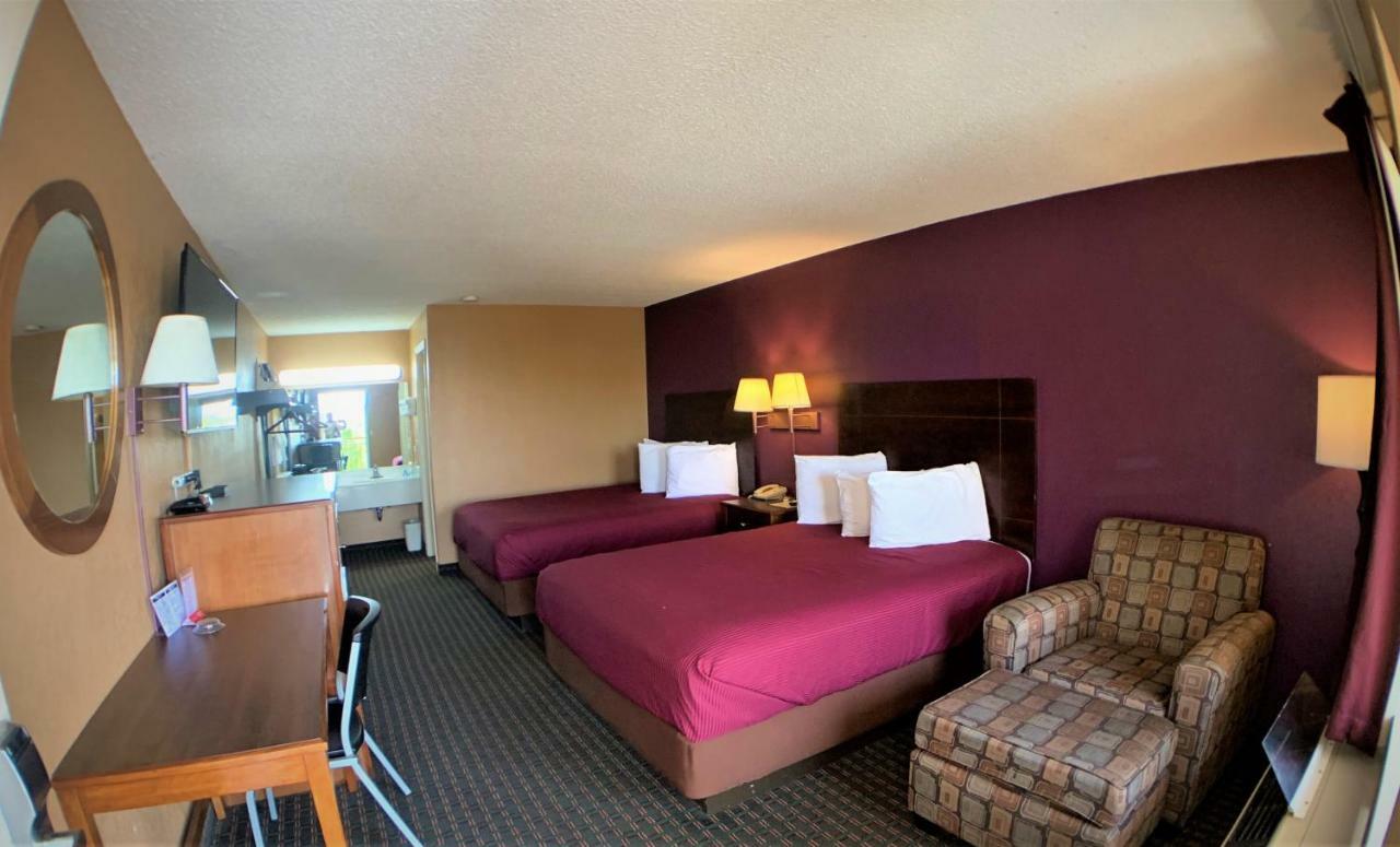 Star Plus Inn & Suites Selmer Екстер'єр фото